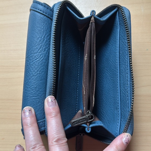 Wrangler Trifold Wallet/ Wristlet Light Blue - Picture 8 of 10